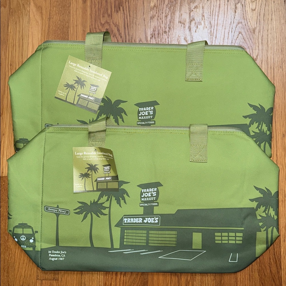 NEW TRADER JOE'S LARGE REUSABLE INSULATED BAG ZIP TOTE 8 GALLON - GREEN - QTY 2